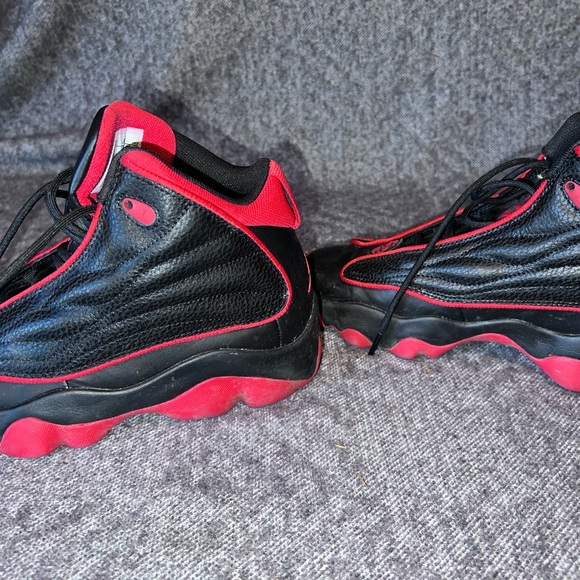 Nike Air Jordan Pro Strong Bred Youth 5.5 Black/Red Leather Shoes - Picture 3 of 5